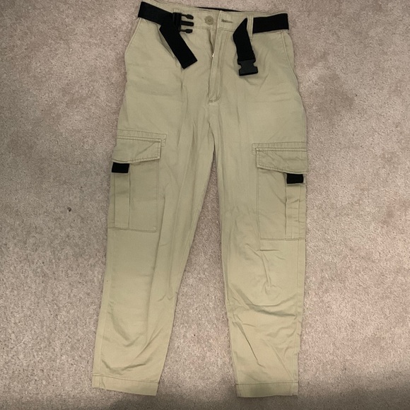 H&M women’s beige cargo pants with belt - Picture 1 of 5